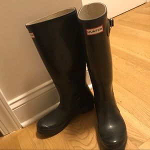 black hunter rain boots